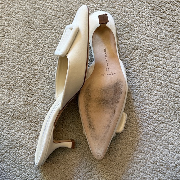 Manolo Blahnik Cream Suede Pointed-Toe Mules with Buckle - Picture 7 of 11